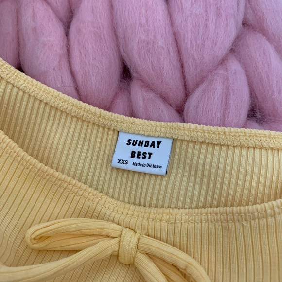 🌸5 for $20🌸 Pastel Yellow Top | Aritzia - Picture 6 of 8